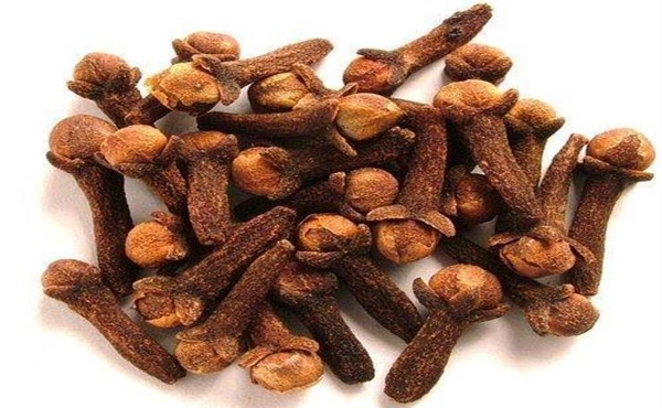 فوائد القرنفل او المسمار او العويدي 3 فوائد القرنفل .. القيم الغذائية التي يحتوي عليها القرنفل
