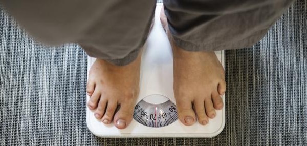 4 أسباب زيادة الوزن خلال الدوره الشهرية 2 أسباب زيادة الوزن خلال الدوره الشهرية