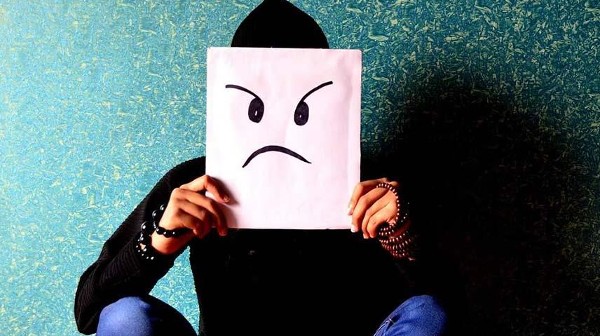 علاج الاكتئاب عند المرأة 8 علامات للإصابة 3 علاج الاكتئاب عند المرأة