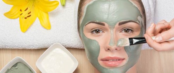 ماسكات لتفتيح البشرة الجافة والدهنية والمختلطة 3 ماسكات لتفتيح البشرة الجافة والدهنية والمختلطة