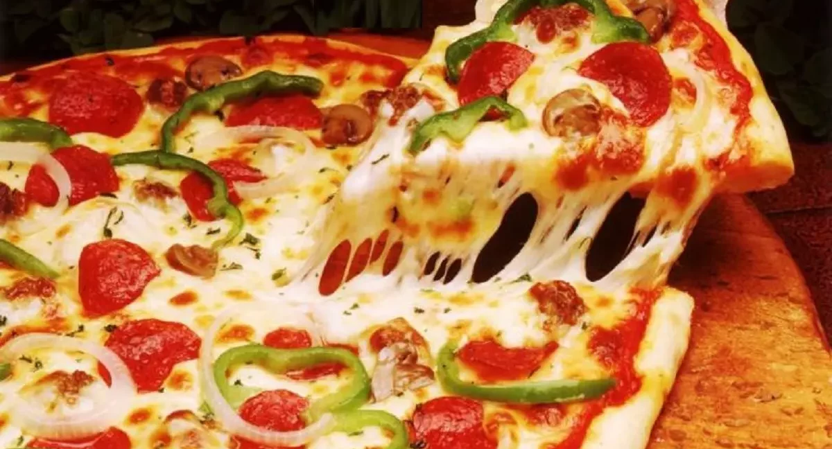 افضل طريقة لعمل البيتزا الإيطالي