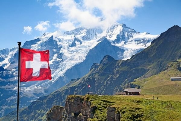 10 حقائق مذهلة عن سويسرا