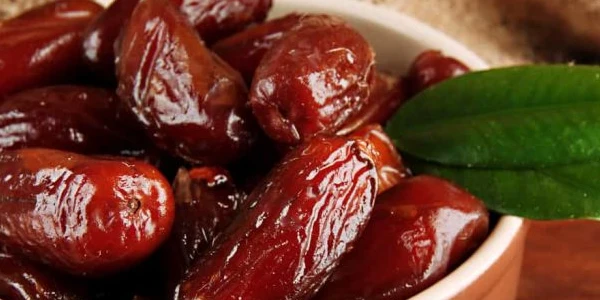 تفسير رؤية التمر في المنام هل جيد ام لا ؟ 3 تفسير رؤية التمر في المنام