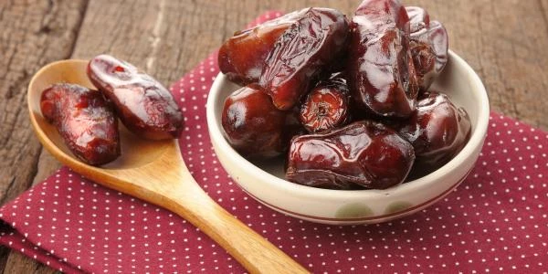 تفسير رؤية التمر في المنام هل جيد ام لا ؟ 2 تفسير رؤية التمر في المنام