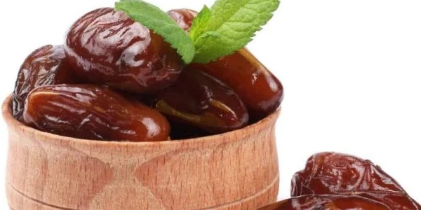 تفسير رؤية التمر في المنام هل جيد ام لا ؟ 5 تفسير رؤية التمر في المنام