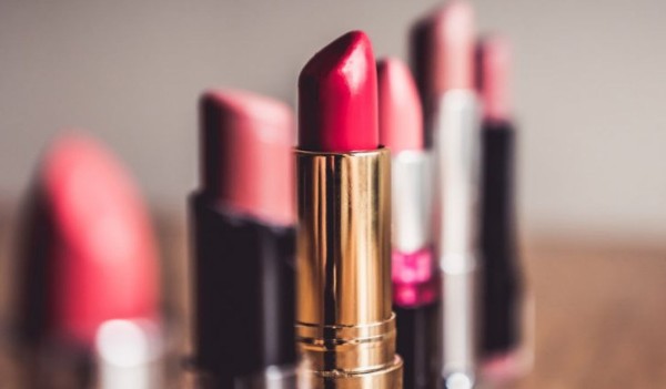 أنواع أدوات تجميل البشرة 4 أدوات تجميل البشرة