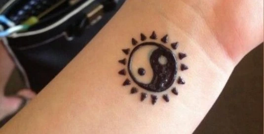 رسومات حنه رقيقة وجذابة للعرائس 1 رسومات حنه