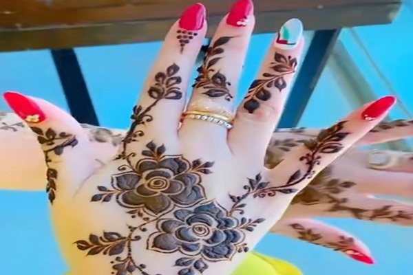 رسومات حنه رقيقة وجذابة للعرائس 5 رسم حنة اليد