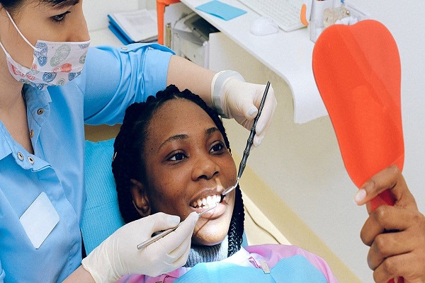 طبيب عربي تخصص أسنان في دوسلدورف