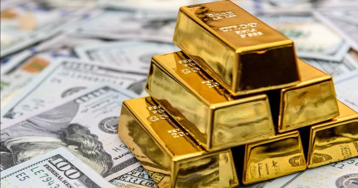 أيهما أفضل شراء الذهب أم الدولار