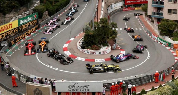 السياحة في موناكو وافضل المعالم بها 4 حلبة موناكو لسباقات الفورميلا واحد