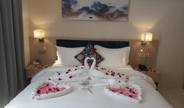 السياحة في البركاء واجمل المعالم بها 12 فندق سيزون ان