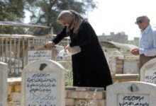 حكم زيارة المقابر في العيد