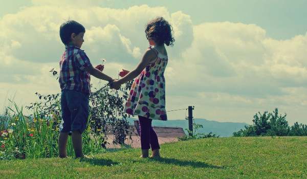 أجمل رسالة إلى أصدقاء الطفولة 2 أصدقاء الطفولة