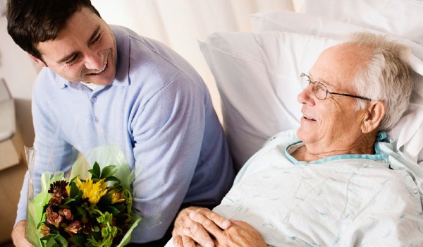 رسائل اطمئنان على صديق مريض 3 رسائل اطمئنان على صديق