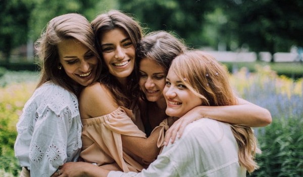 عبارات عن الصديقات المحبوبات 3 عبارات عن الصديقات