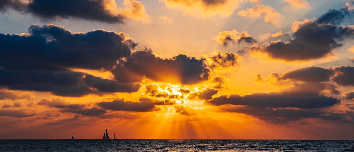 تفسير حلم طلوع الشمس من مغربها للرجل 1 تفسير حلم طلوع الشمس من مغربها للرجل2