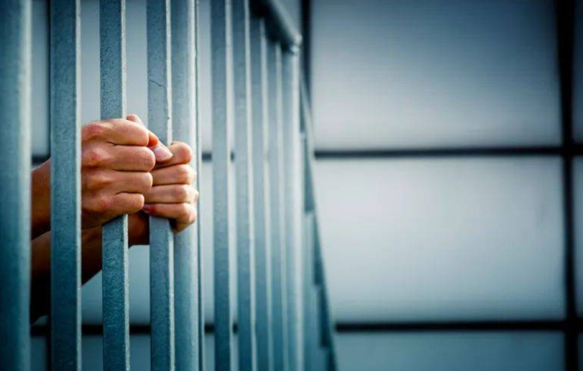 رسالة الى أخي السجين حزينة 1 رسالة الى أخي السجين 3